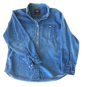 Wrangler long-sleeve button down denim top